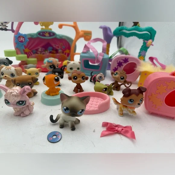 Littlest Pet Shop LPS lot of 39 includes rare Collie and other pets
